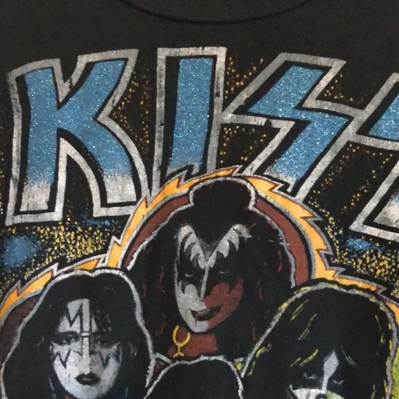 Madeworn kiss shirt size medium crop - Picture 2 of 4